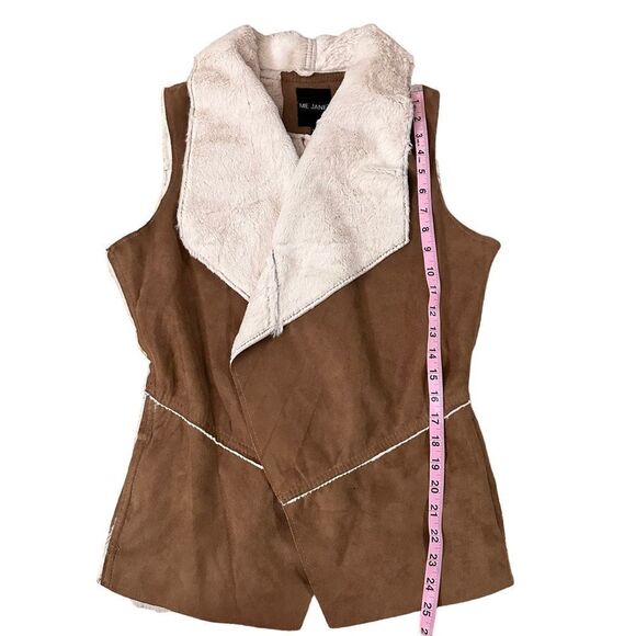 Me Jane ~ Faux Suede and fur lined vest ~ two side pockets - Picture 8 of 12